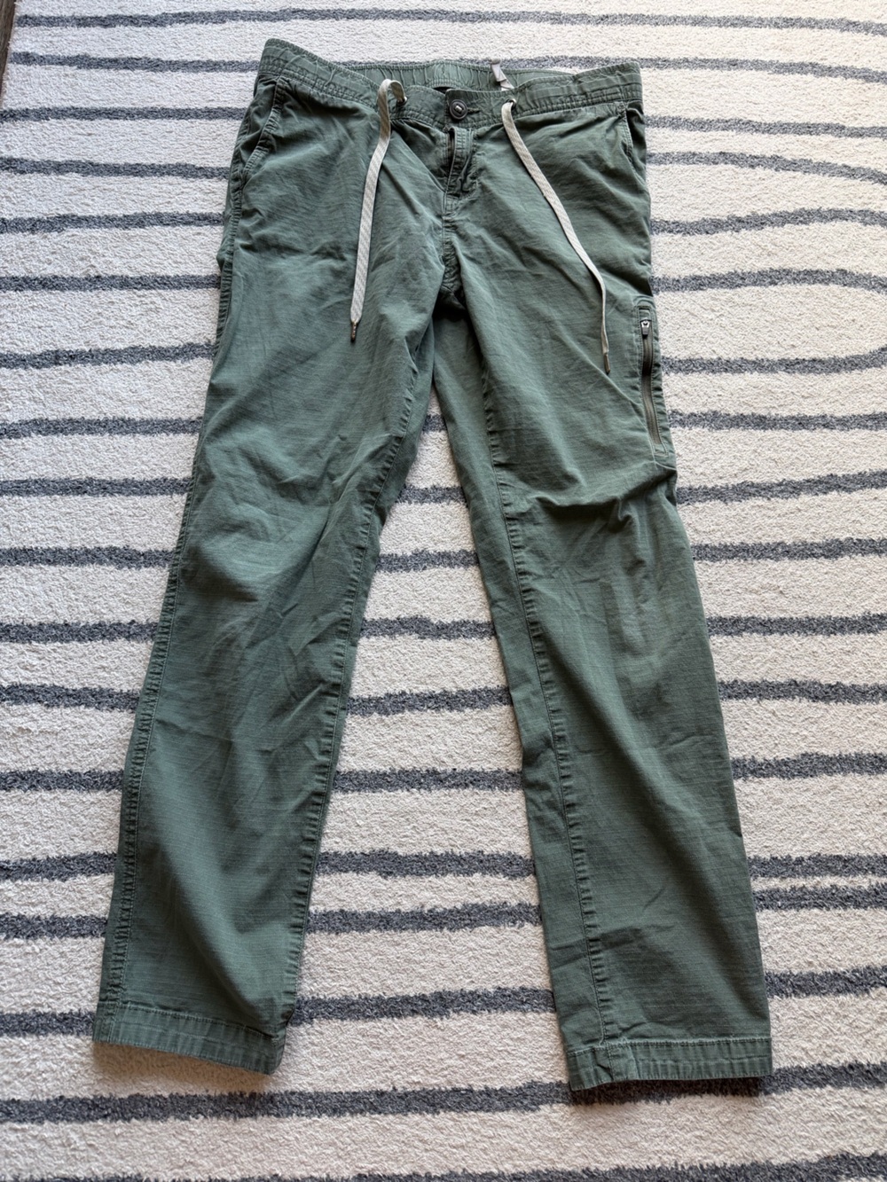 Vuori Green Ripstop Pants Medium